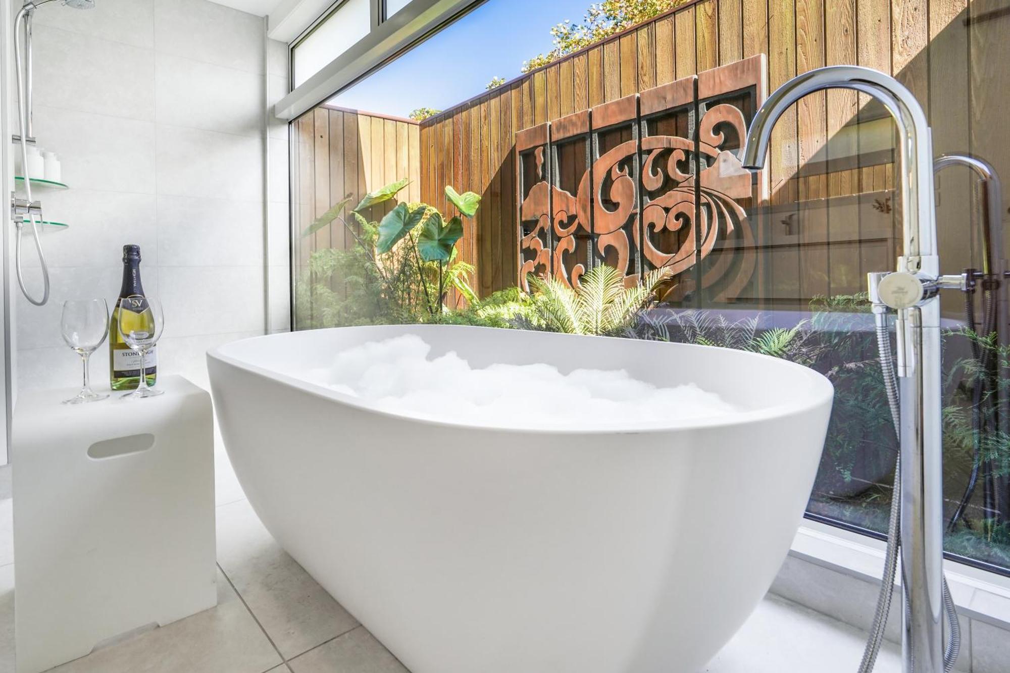 River View Retreat, Luxury & Central - By Kosh Bnb Hamilton Exteriér fotografie